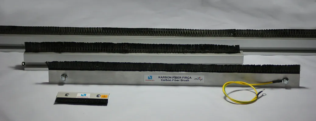 Kohlefaserbürsten mit Aluminiumprofil in verschiedenen Längen und Erdungskabel