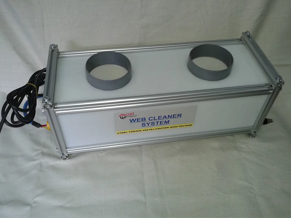 Web cleaner dust extraction unit with an aluminum profile frame and two suction ports